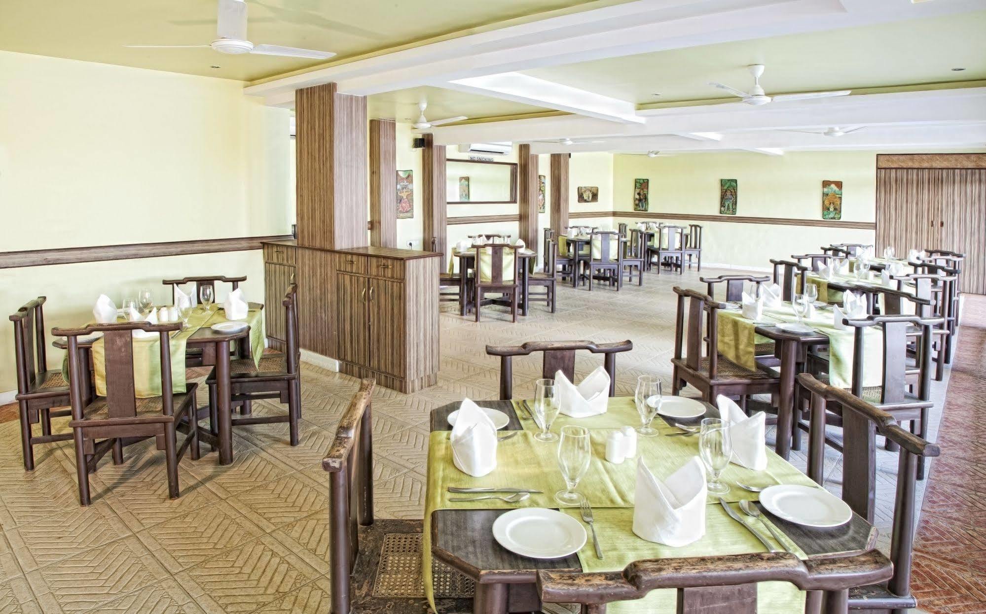 Crystal By Morpho, Goa Villagio Resort Betalbatim Luaran gambar